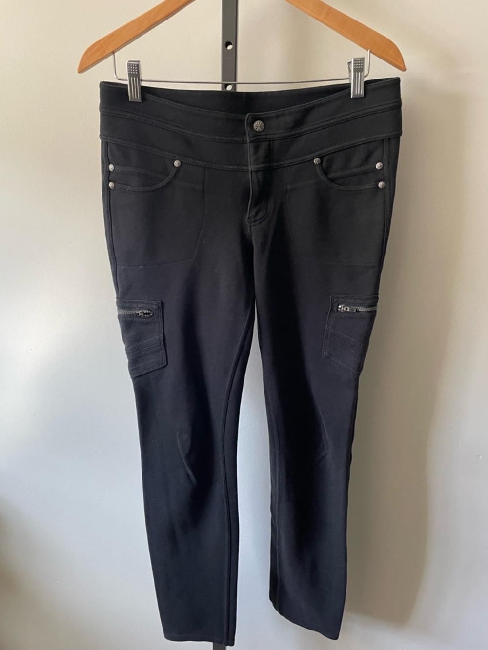 Athleta Cargo Style Hybrid Legging Stretch Pant Jegging Black Size 6